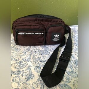 Adidas crossbody / Fanny pack!